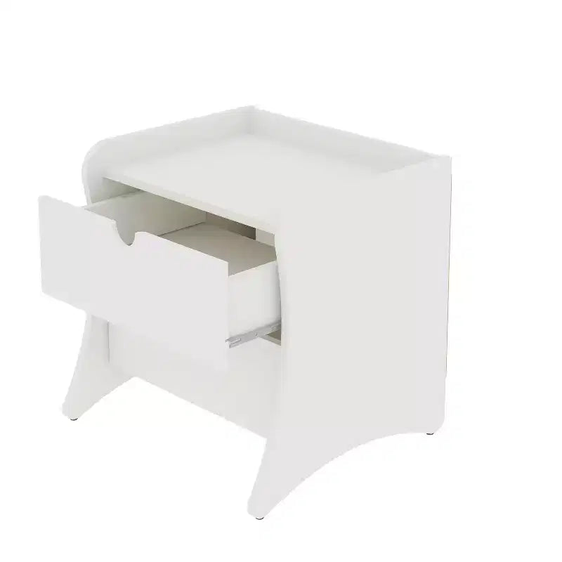 Chambre avec Commode et Table de Chevet