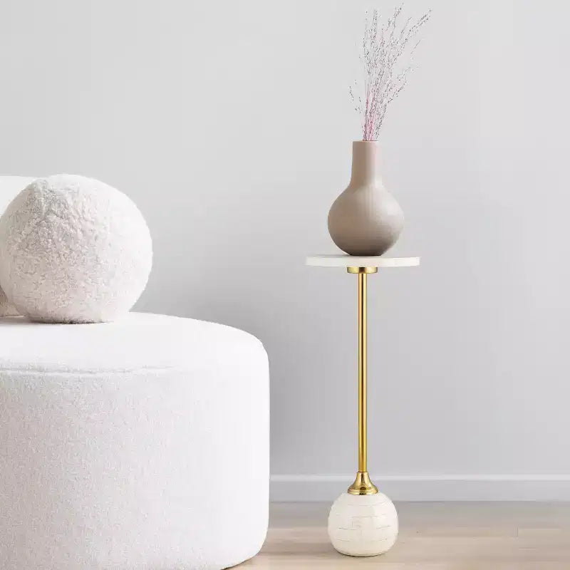 Table en métal glamour moderne